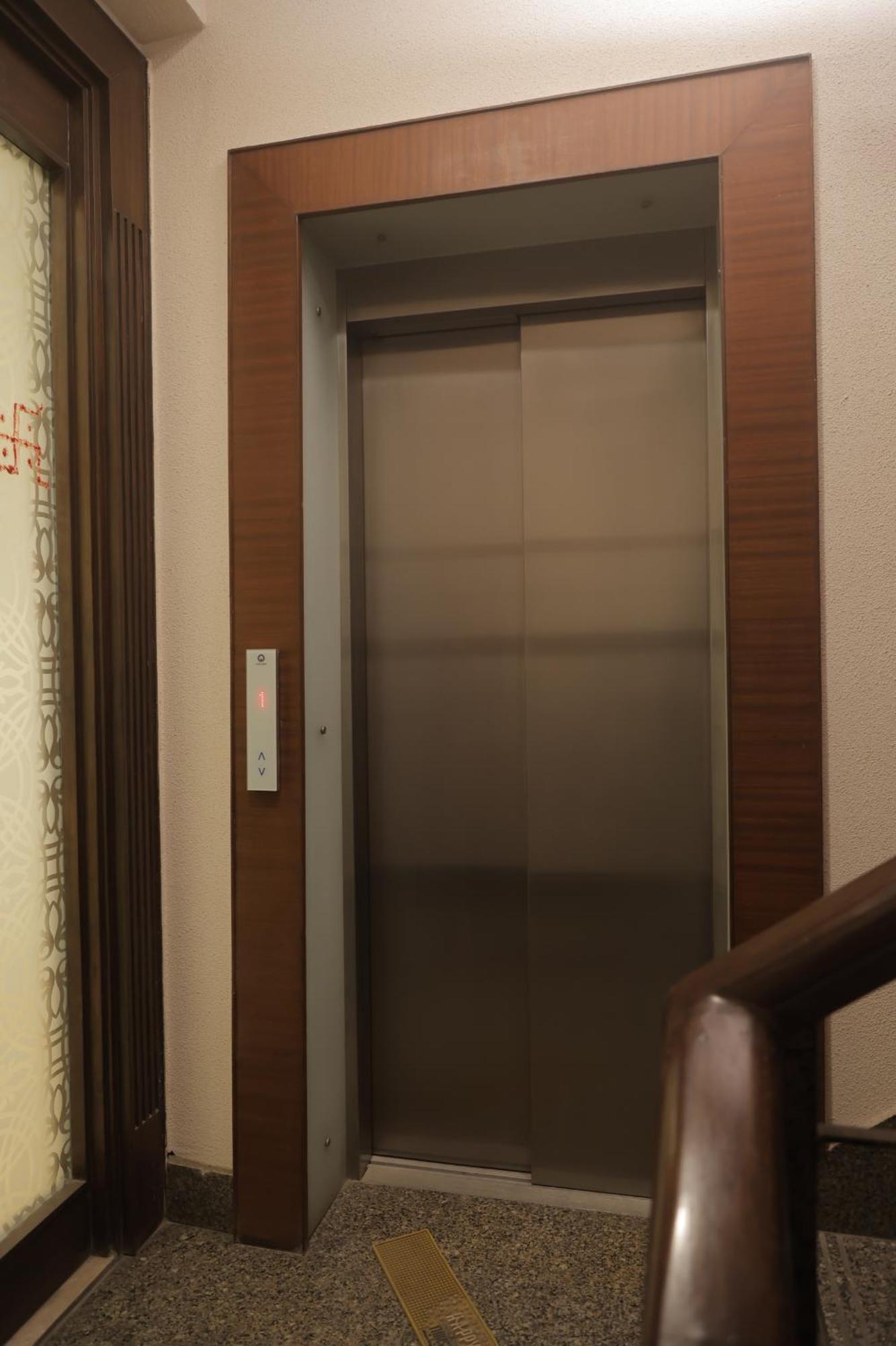 Under My Roof Superio Bed & Breakfast New Delhi Exterior photo