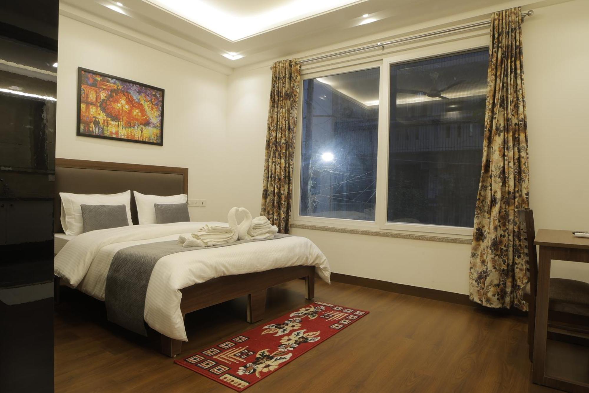 Under My Roof Superio Bed & Breakfast New Delhi Exterior photo