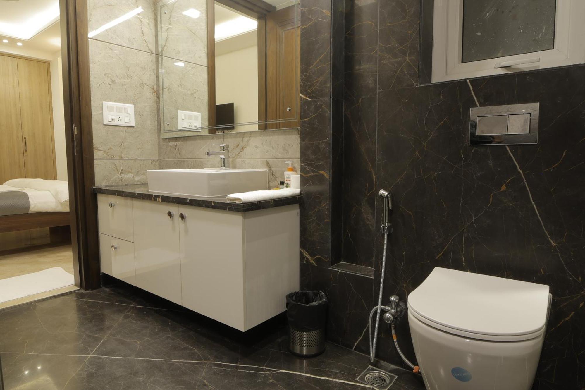 Under My Roof Superio Bed & Breakfast New Delhi Exterior photo